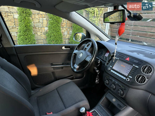 Сірий Фольксваген Golf Plus, об'ємом двигуна 1.6 л та пробігом 260 тис. км за 6799 $, фото 58 на Automoto.ua