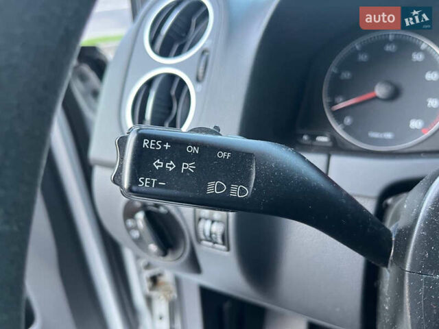 Сірий Фольксваген Golf Plus, об'ємом двигуна 1.6 л та пробігом 220 тис. км за 5500 $, фото 23 на Automoto.ua