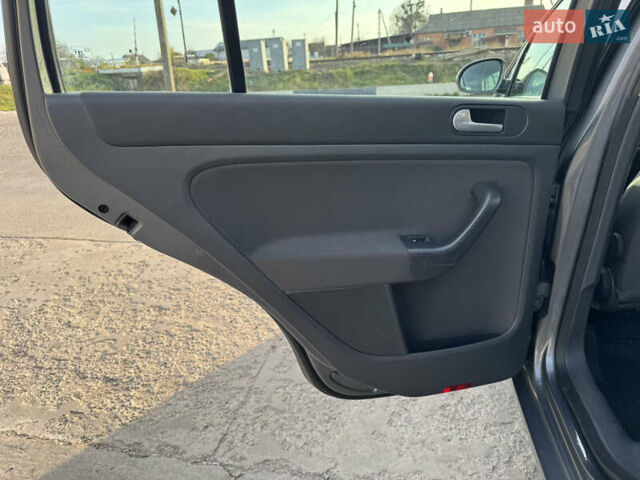 Серый Фольксваген Гольф Плюс, объемом двигателя 1.4 л и пробегом 174 тыс. км за 5650 $, фото 18 на Automoto.ua