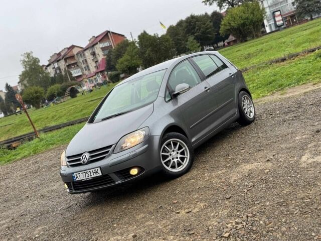 Серый Фольксваген Гольф Плюс, объемом двигателя 1.6 л и пробегом 232 тыс. км за 5900 $, фото 1 на Automoto.ua
