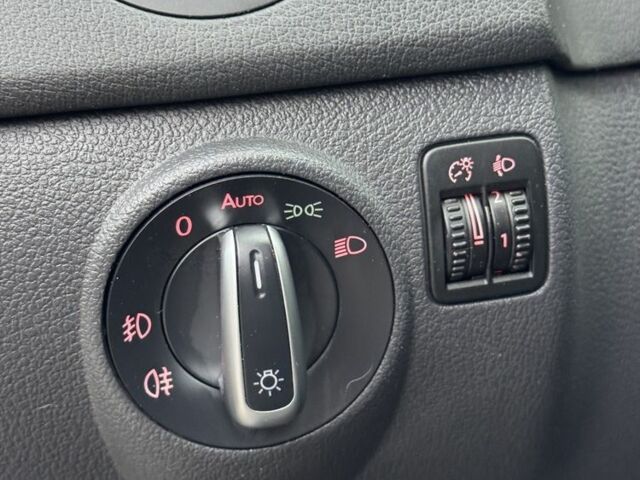 Серый Фольксваген Гольф Плюс, объемом двигателя 1.4 л и пробегом 226 тыс. км за 5300 $, фото 18 на Automoto.ua