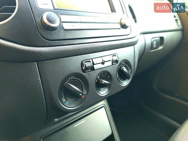 Сірий Фольксваген Golf Plus, об'ємом двигуна 1.4 л та пробігом 247 тис. км за 5100 $, фото 36 на Automoto.ua