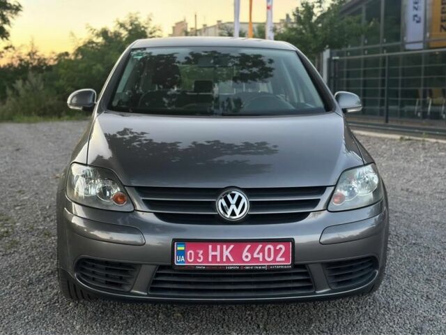 Серый Фольксваген Гольф Плюс, объемом двигателя 1.6 л и пробегом 202 тыс. км за 6500 $, фото 1 на Automoto.ua