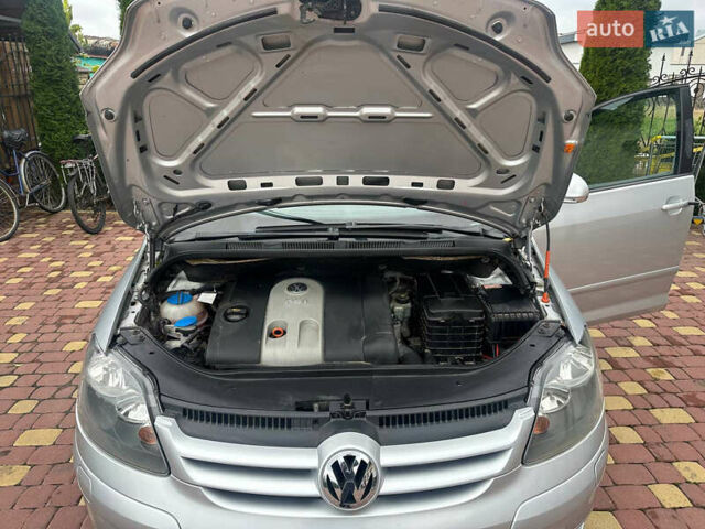 Серый Фольксваген Гольф Плюс, объемом двигателя 1.6 л и пробегом 250 тыс. км за 5300 $, фото 6 на Automoto.ua
