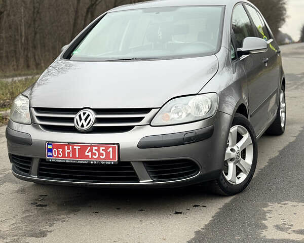 Серый Фольксваген Гольф Плюс, объемом двигателя 1.4 л и пробегом 226 тыс. км за 5300 $, фото 12 на Automoto.ua