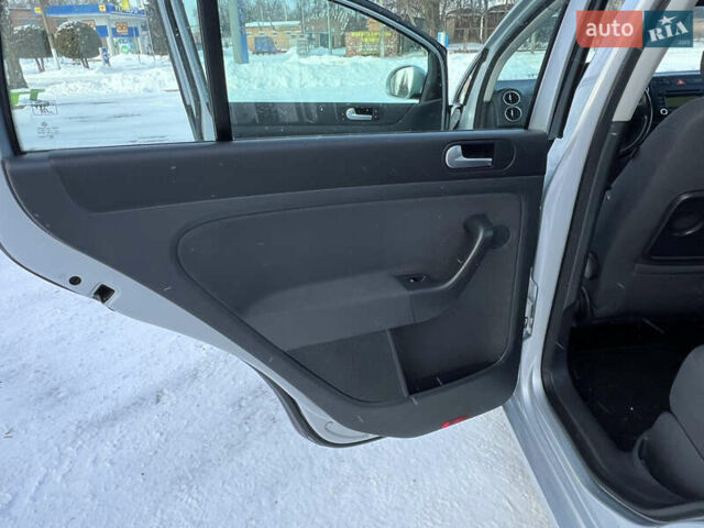 Серый Фольксваген Гольф Плюс, объемом двигателя 1.6 л и пробегом 199 тыс. км за 5999 $, фото 44 на Automoto.ua