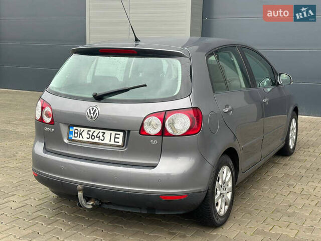 Серый Фольксваген Гольф Плюс, объемом двигателя 1.6 л и пробегом 215 тыс. км за 5499 $, фото 9 на Automoto.ua
