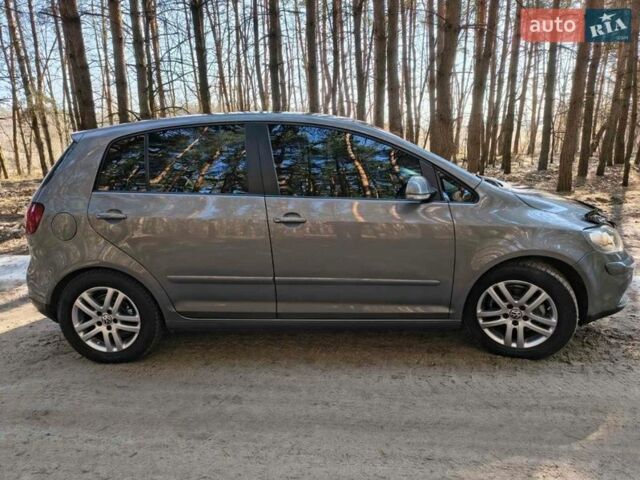 Серый Фольксваген Гольф Плюс, объемом двигателя 1.9 л и пробегом 185 тыс. км за 6500 $, фото 7 на Automoto.ua