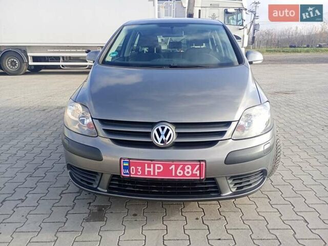 Сірий Фольксваген Golf Plus, об'ємом двигуна 1.6 л та пробігом 206 тис. км за 5700 $, фото 2 на Automoto.ua