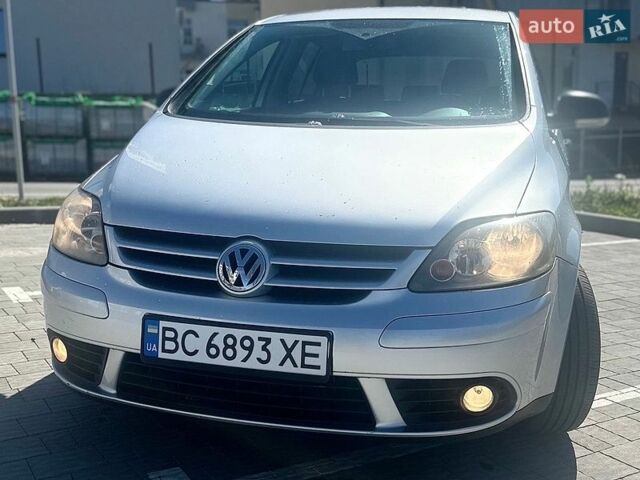 Сірий Фольксваген Golf Plus, об'ємом двигуна 1.6 л та пробігом 230 тис. км за 4799 $, фото 3 на Automoto.ua