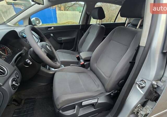 Серый Фольксваген Гольф Плюс, объемом двигателя 1.6 л и пробегом 230 тыс. км за 7999 $, фото 41 на Automoto.ua