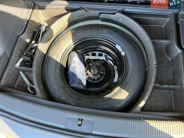 Серый Фольксваген Гольф Плюс, объемом двигателя 1.4 л и пробегом 214 тыс. км за 5500 $, фото 7 на Automoto.ua