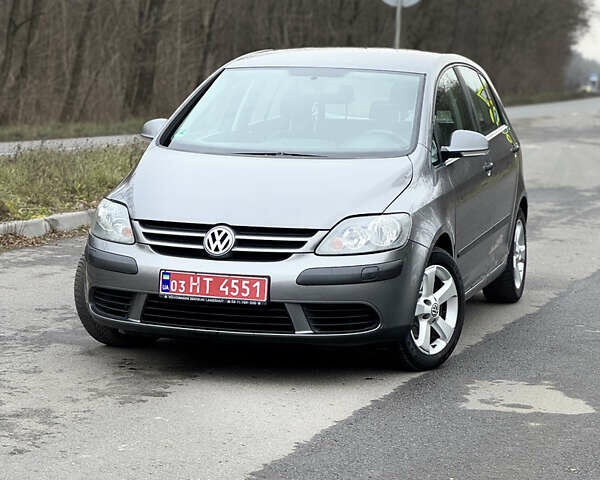 Серый Фольксваген Гольф Плюс, объемом двигателя 1.4 л и пробегом 226 тыс. км за 5300 $, фото 5 на Automoto.ua