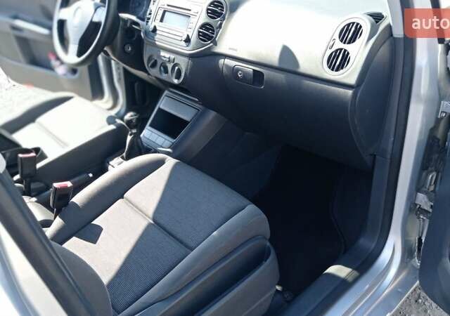 Серый Фольксваген Гольф Плюс, объемом двигателя 1.4 л и пробегом 195 тыс. км за 5750 $, фото 6 на Automoto.ua