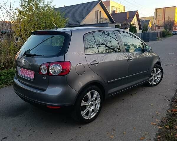Серый Фольксваген Гольф Плюс, объемом двигателя 1.6 л и пробегом 217 тыс. км за 7400 $, фото 13 на Automoto.ua