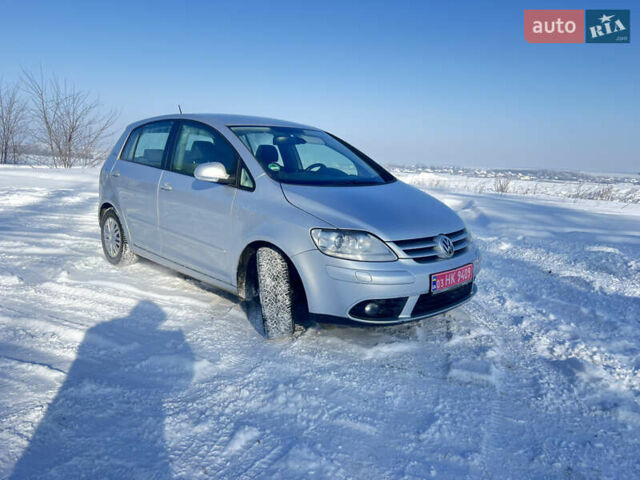Серый Фольксваген Гольф Плюс, объемом двигателя 1.6 л и пробегом 180 тыс. км за 6300 $, фото 3 на Automoto.ua