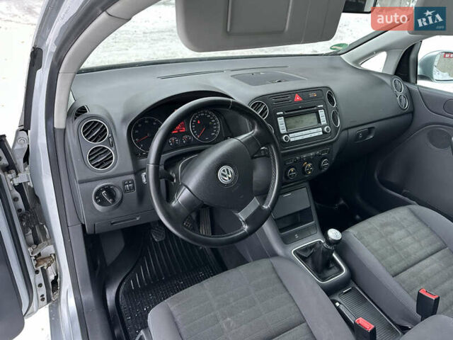 Серый Фольксваген Гольф Плюс, объемом двигателя 1.6 л и пробегом 210 тыс. км за 6500 $, фото 43 на Automoto.ua