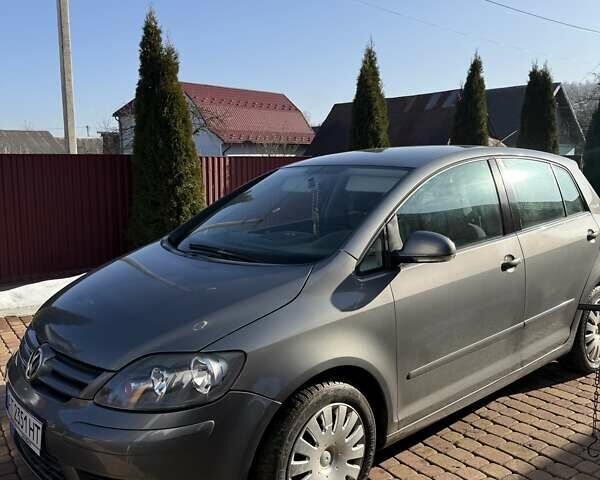 Сірий Фольксваген Golf Plus, об'ємом двигуна 1.6 л та пробігом 200 тис. км за 7100 $, фото 5 на Automoto.ua