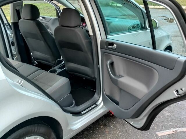 Сірий Фольксваген Golf Plus, об'ємом двигуна 1.6 л та пробігом 180 тис. км за 6500 $, фото 17 на Automoto.ua