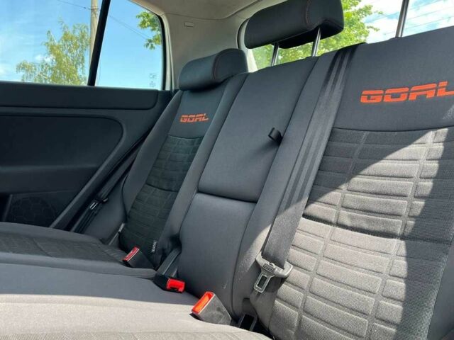 Серый Фольксваген Гольф Плюс, объемом двигателя 1.4 л и пробегом 244 тыс. км за 5600 $, фото 17 на Automoto.ua