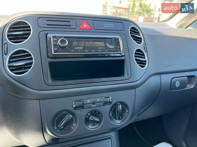 Сірий Фольксваген Golf Plus, об'ємом двигуна 0 л та пробігом 260 тис. км за 5399 $, фото 15 на Automoto.ua