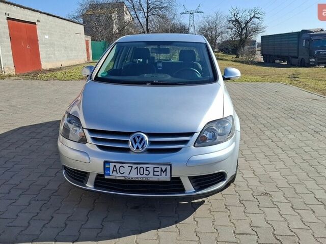 Сірий Фольксваген Golf Plus, об'ємом двигуна 1.6 л та пробігом 202 тис. км за 6599 $, фото 3 на Automoto.ua