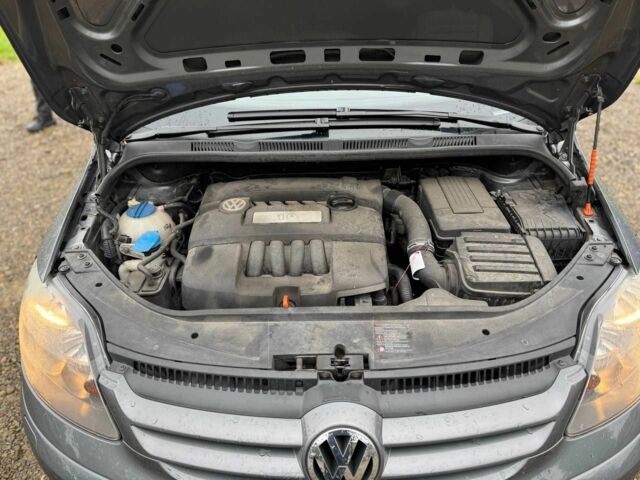 Серый Фольксваген Гольф Плюс, объемом двигателя 1.6 л и пробегом 232 тыс. км за 5900 $, фото 17 на Automoto.ua