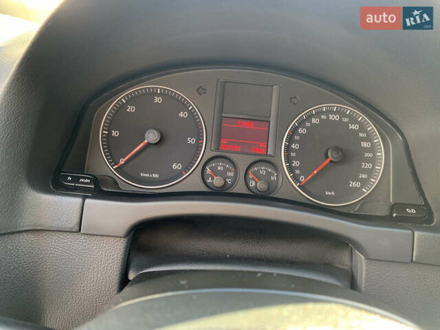 Серый Фольксваген Гольф Плюс, объемом двигателя 1.97 л и пробегом 293 тыс. км за 7400 $, фото 17 на Automoto.ua