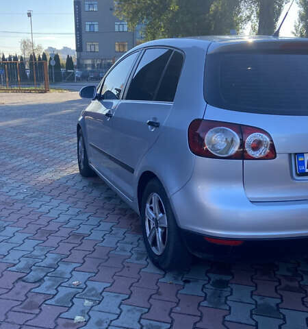 Серый Фольксваген Гольф Плюс, объемом двигателя 1.6 л и пробегом 212 тыс. км за 5399 $, фото 8 на Automoto.ua