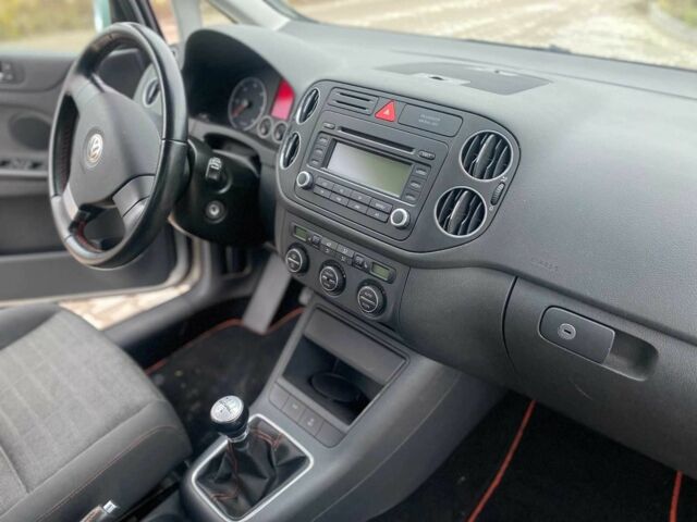 Серый Фольксваген Гольф Плюс, объемом двигателя 1.9 л и пробегом 216 тыс. км за 2950 $, фото 12 на Automoto.ua