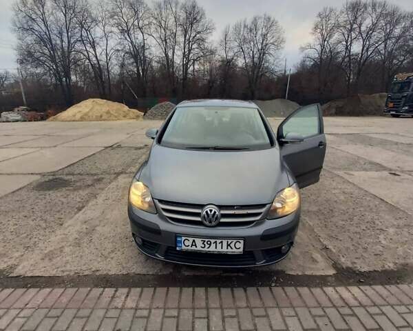 Серый Фольксваген Гольф Плюс, объемом двигателя 1.6 л и пробегом 267 тыс. км за 5800 $, фото 12 на Automoto.ua