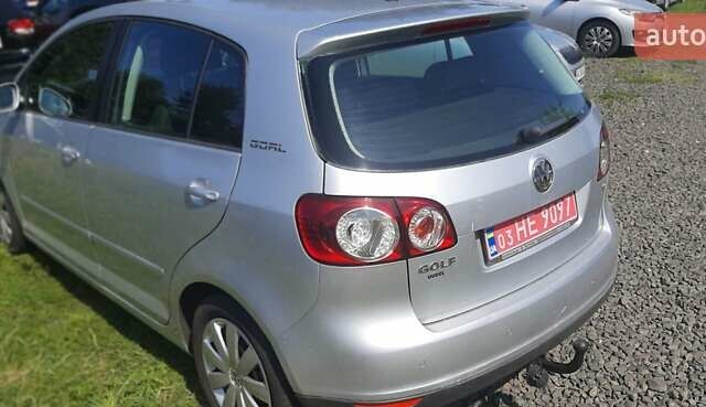 Серый Фольксваген Гольф Плюс, объемом двигателя 1.6 л и пробегом 256 тыс. км за 5500 $, фото 4 на Automoto.ua