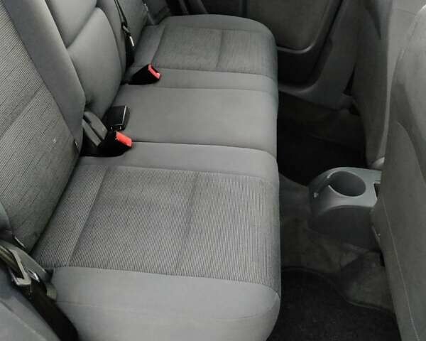 Серый Фольксваген Гольф Плюс, объемом двигателя 1.6 л и пробегом 175 тыс. км за 5800 $, фото 21 на Automoto.ua