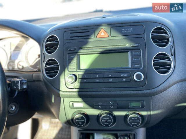 Сірий Фольксваген Golf Plus, об'ємом двигуна 1.6 л та пробігом 225 тис. км за 5250 $, фото 10 на Automoto.ua