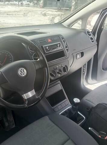 Серый Фольксваген Гольф Плюс, объемом двигателя 0 л и пробегом 260 тыс. км за 4999 $, фото 32 на Automoto.ua