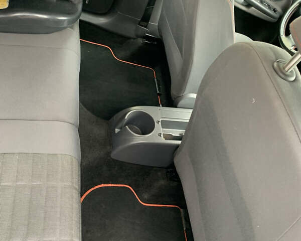 Серый Фольксваген Гольф Плюс, объемом двигателя 1.6 л и пробегом 206 тыс. км за 5999 $, фото 16 на Automoto.ua