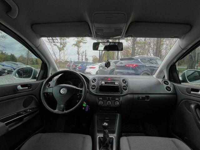 Серый Фольксваген Гольф Плюс, объемом двигателя 0 л и пробегом 200 тыс. км за 5500 $, фото 13 на Automoto.ua