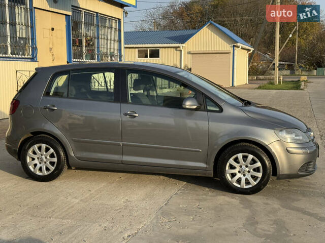 Серый Фольксваген Гольф Плюс, объемом двигателя 1.4 л и пробегом 174 тыс. км за 5650 $, фото 4 на Automoto.ua