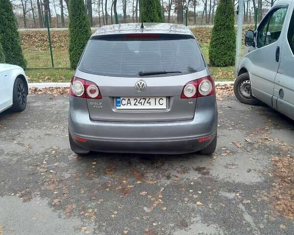 Серый Фольксваген Гольф Плюс, объемом двигателя 1.6 л и пробегом 240 тыс. км за 5999 $, фото 13 на Automoto.ua