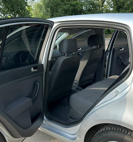 Фольксваген Гольф Плюс 2006 в Корсунь-Шевченковском на Automoto.ua Серый Фольксваген Гольф Плюс, объемом двигателя 1.6 л и пробегом 196 тыс. км за 5399 $, фото 4 на Automoto.ua