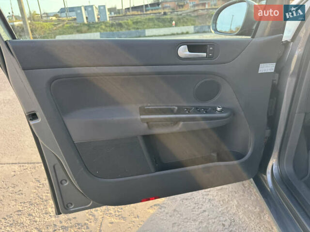 Серый Фольксваген Гольф Плюс, объемом двигателя 1.4 л и пробегом 174 тыс. км за 5650 $, фото 19 на Automoto.ua