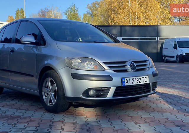 Серый Фольксваген Гольф Плюс, объемом двигателя 1.6 л и пробегом 212 тыс. км за 5399 $, фото 2 на Automoto.ua