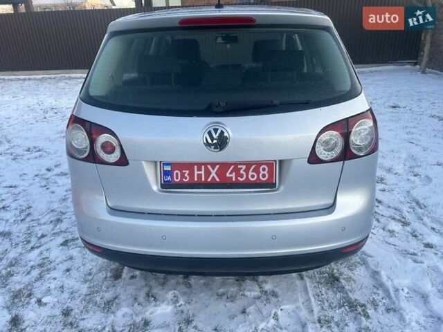 Серый Фольксваген Гольф Плюс, объемом двигателя 1.6 л и пробегом 198 тыс. км за 5100 $, фото 3 на Automoto.ua