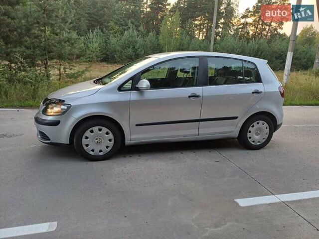 Серый Фольксваген Гольф Плюс, объемом двигателя 1.4 л и пробегом 160 тыс. км за 5400 $, фото 6 на Automoto.ua