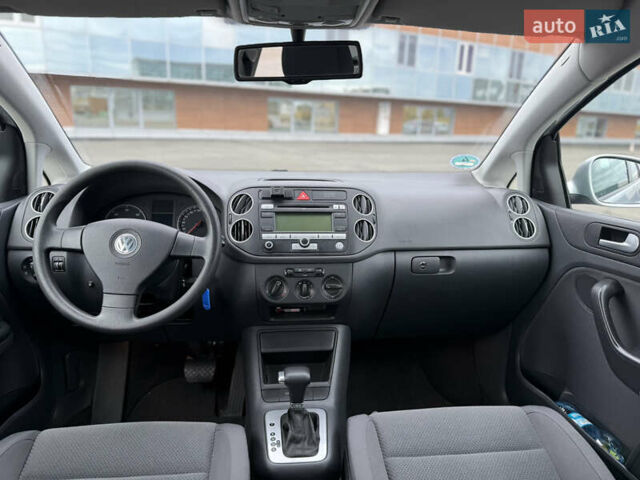 Серый Фольксваген Гольф Плюс, объемом двигателя 1.9 л и пробегом 169 тыс. км за 8300 $, фото 18 на Automoto.ua