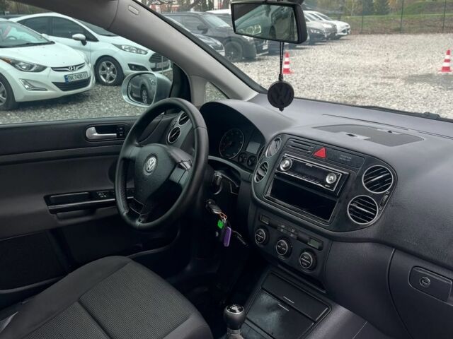 Серый Фольксваген Гольф Плюс, объемом двигателя 0 л и пробегом 200 тыс. км за 5500 $, фото 9 на Automoto.ua