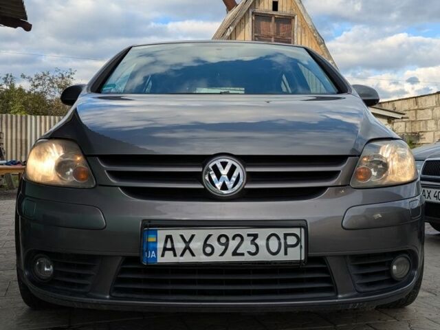 Серый Фольксваген Гольф Плюс, объемом двигателя 1.6 л и пробегом 290 тыс. км за 6500 $, фото 3 на Automoto.ua