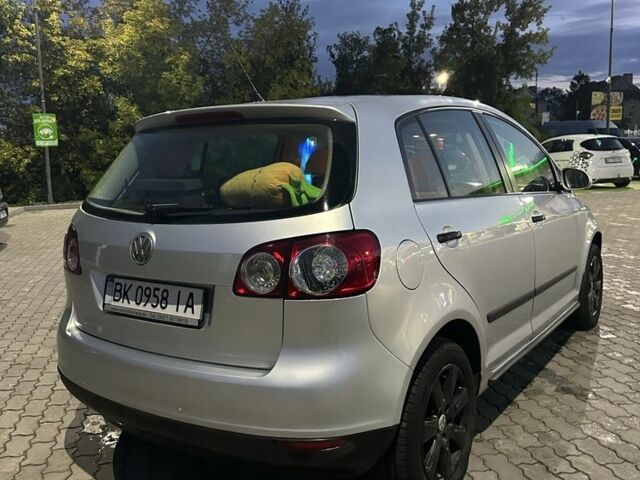Сірий Фольксваген Golf Plus, об'ємом двигуна 2 л та пробігом 162 тис. км за 6399 $, фото 3 на Automoto.ua