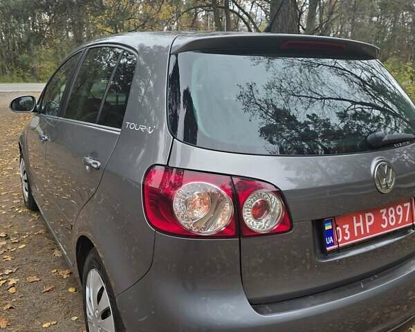 Фольксваген Гольф Плюс 2007 в Луцке на Automoto.ua Серый Фольксваген Гольф Плюс, объемом двигателя 1.6 л и пробегом 226 тыс. км за 6000 $, фото 5 на Automoto.ua