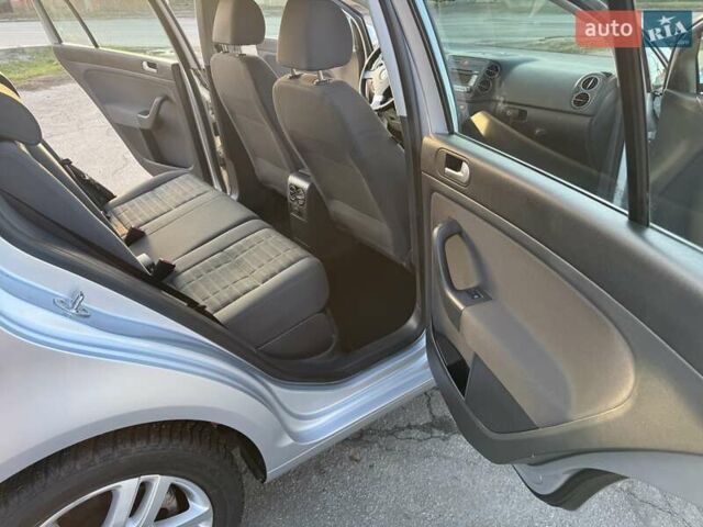 Серый Фольксваген Гольф Плюс, объемом двигателя 1.6 л и пробегом 158 тыс. км за 6700 $, фото 17 на Automoto.ua